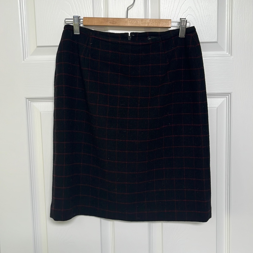 $20/2 Style&Co size 8 winter pencils skirt black with red checker square pattern